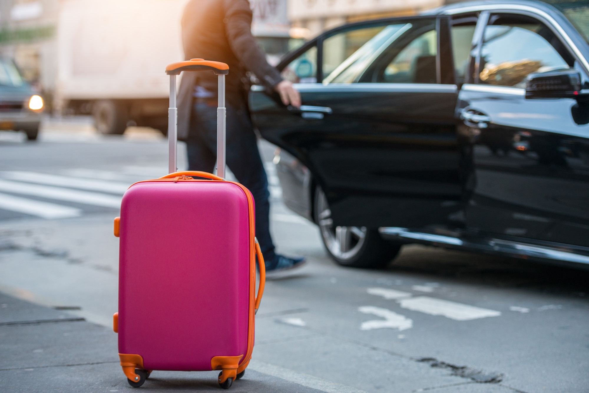 8 Reasons You Should Hire an Airport Chauffeur
